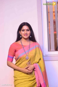 swasika-latest-photos-111-03557