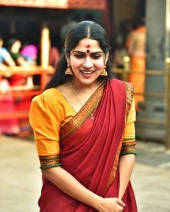 swasika-new-look-photos2022-004