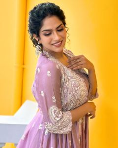 swasika-new-photoshoot-pictures-016