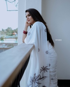 swasika-vijay-in-onam-fashion-dress-photos