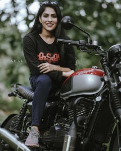 swasika-vijay-latest-insta-photos