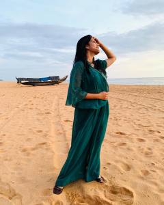 swasika-vijay-latest-photos-in-new-look-002