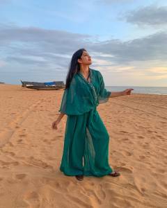 swasika-vijay-latest-photos-in-new-look