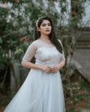 swasika-in-white-gown-dress-images-003