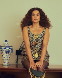 taapsee-pannu-in-bodycon-short-dress-with-curly-hair-style-photos-007