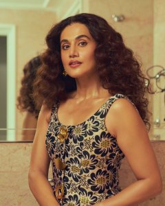 taapsee-pannu-in-bodycon-short-dress-with-curly-hair-style-photos-014