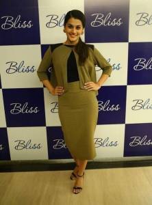 taapsee-pannu-latest-photos02-00538