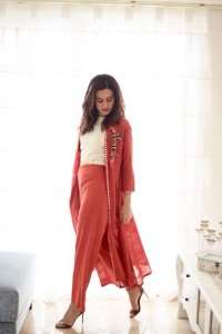taapsee-pannu-latest-pics-09892-22