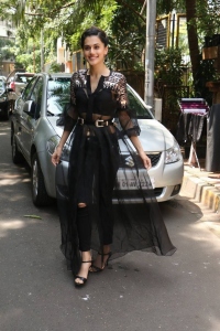 taapsee-pannu-latest-pictures-445-00192