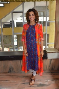 taapsee-pannu-latest-stills-008-00111