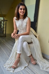 taapsee-pannu-latest-stills-880-00397