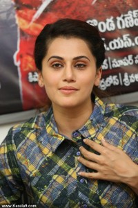 taapsee-pannu-new-photos-00360