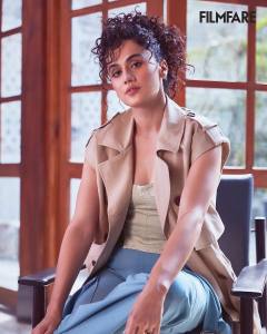 taapsee-pannu-new-photoshoot-for-filmfare-002