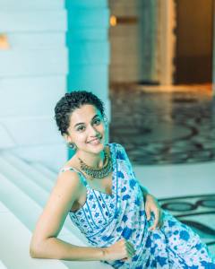 taapsee-pannu-new-photoshoot-for-filmfare-010