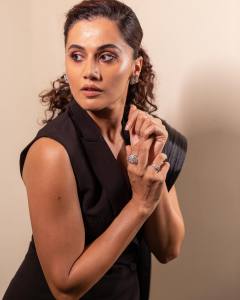 taapsee-pannu-photo-wallpaper-007