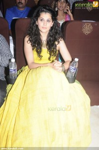 taapsee-pannu-stills-00343