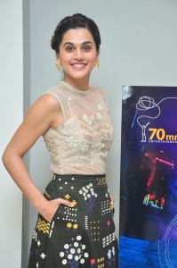 tapsee-pannu-latest-pictures-12321