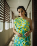 taapsee-pannu-in-dot-print-outfit-003