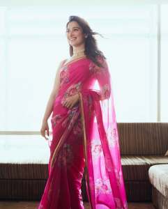 tamanna-bhatia-in-pink-chiffon-saree-photos-002