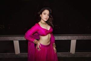 tamanna-bhatia-in-pink-festive-dress-photos-003