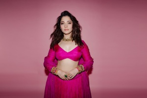tamanna-bhatia-in-pink-festive-dress-photos-004