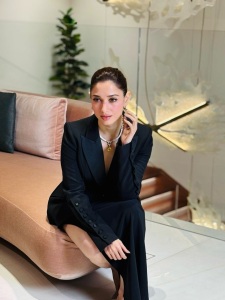 tamanna-bhatia-latest-photos-with-her-jewellery-brand-002