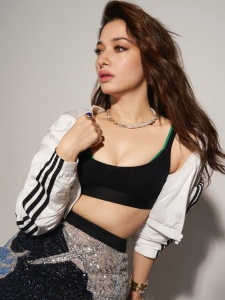 tamanna-bhatia-latest-photos-with-her-jewellery-brand-003