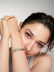 tamanna-bhatia-latest-photos-with-her-jewellery-brand-004