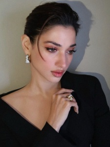 tamanna-bhatia-latest-photos-with-her-jewellery-brand-009
