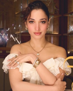 tamanna-bhatia-latest-photos-with-her-jewellery-brand-012