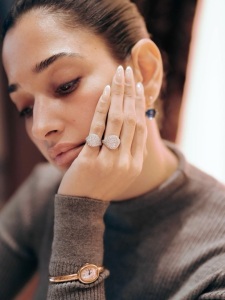 tamanna-bhatia-latest-photos-with-her-jewellery-brand-019