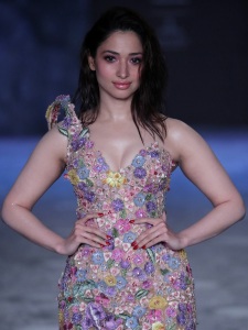 tamanna-bhatia-new-photos-in-fashion-show-latest-001