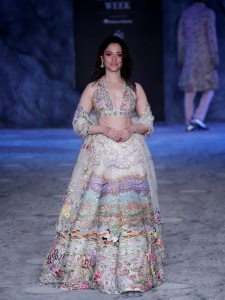 tamanna-bhatia-new-photos-in-fashion-show-latest-003