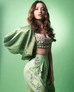 tamanna-bhatia-new-photoshoot-in-green-dress-02-002