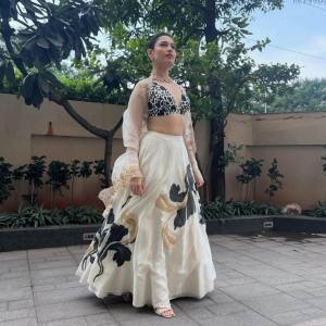 tamanna-in-hand-painted-motifs-dress-photos-001