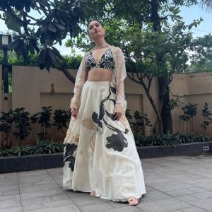 tamanna-in-hand-painted-motifs-dress-photos