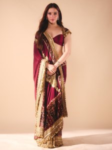 tamanna-in-saree-with-sweetheart-neckline-bustier-blouse-with-decorative-gold-straps-style-ideas-photos