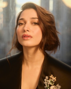tamanna-looking-gorgeous-outfit-and-style-photos