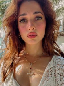 tamannaah-bhatia-on-her-jewellery-photos-009