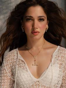 tamannaah-bhatia-on-her-jewellery-photos-011