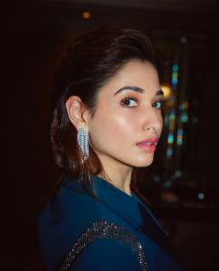 tamannaah-in-a-dreamy-pant-suit-010