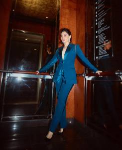 tamannaah-in-a-dreamy-pant-suit-011