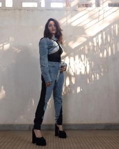 tamannaah-in-mugler-spiral-jeans-photos-001