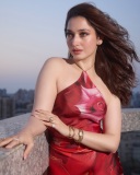 tamanna-looking-gorgeous-outfit-and-style-photos-007