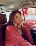 tamanna-looking-gorgeous-outfit-and-style-photos-010