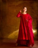 tamanna-looking-gorgeous-outfit-and-style-photos-016