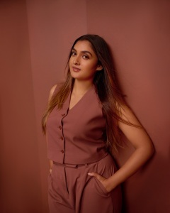 manoj-k-jayan-daughter-kunjatta-photos-005