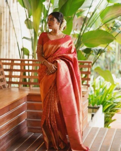manoj-k-jayan-daughter-kunjatta-photos-008