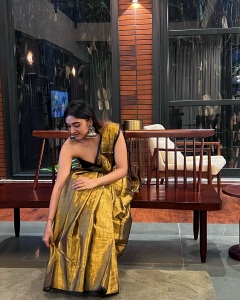 manoj-k-jayan-daughter-kunjatta-photos-017