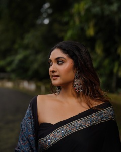 manoj-k-jayan-urvashi-daughter-tejalakshmi-images-017